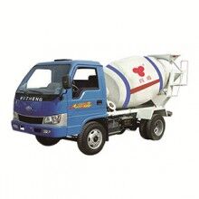 四通2立方混凝土攪拌車(chē)